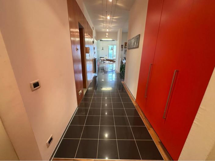 Image No.9-3 Bed Property for sale