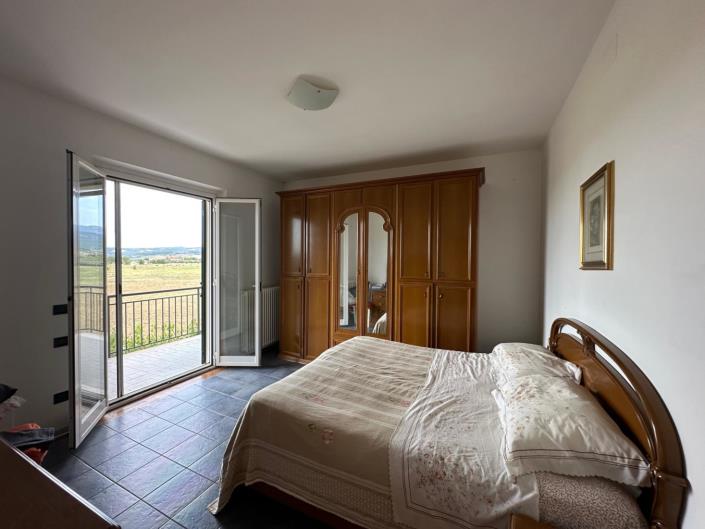 Image No.10-3 Bed Property for sale