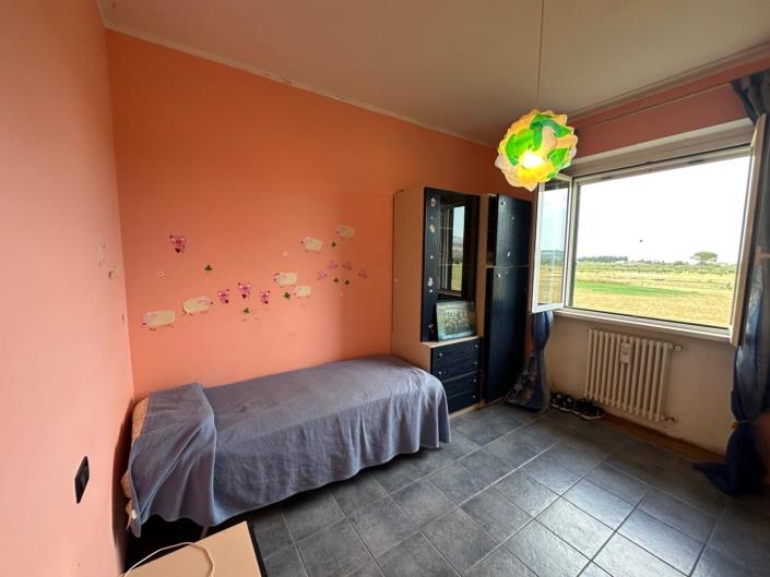 Image No.14-3 Bed Property for sale