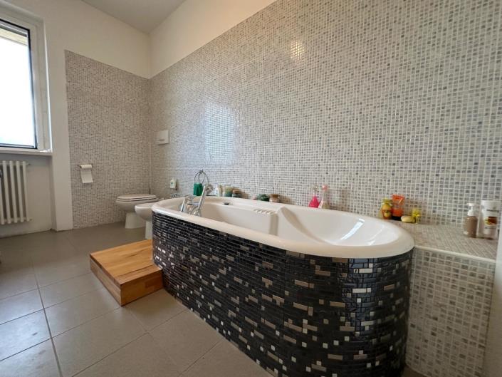 Image No.16-3 Bed Property for sale