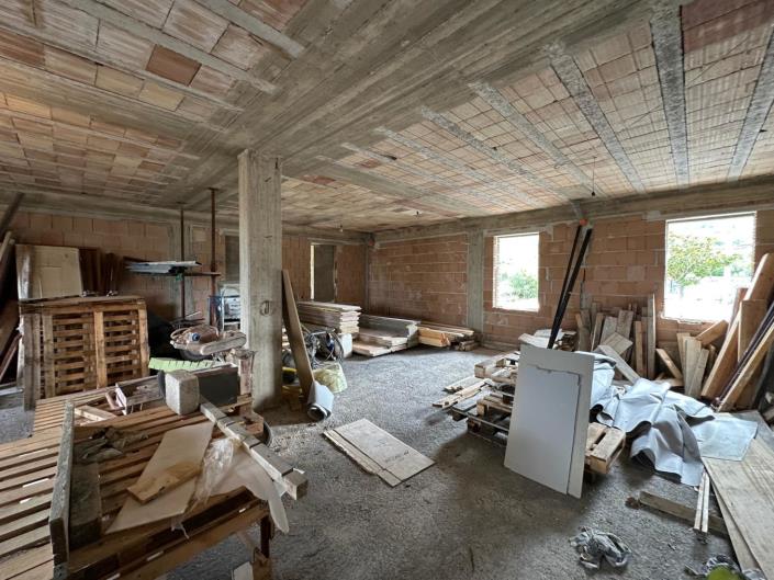 Image No.23-3 Bed Property for sale