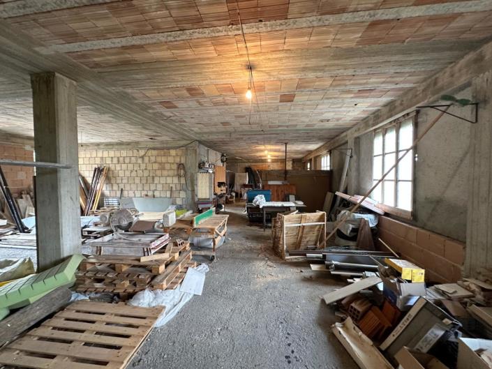 Image No.25-3 Bed Property for sale