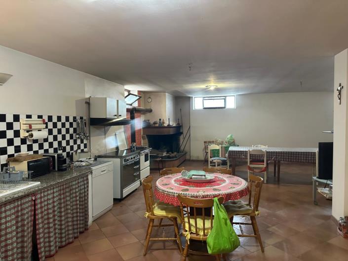 Image No.28-3 Bed Property for sale