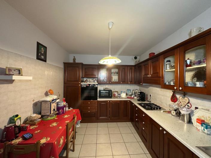 Image No.10-3 Bed Property for sale