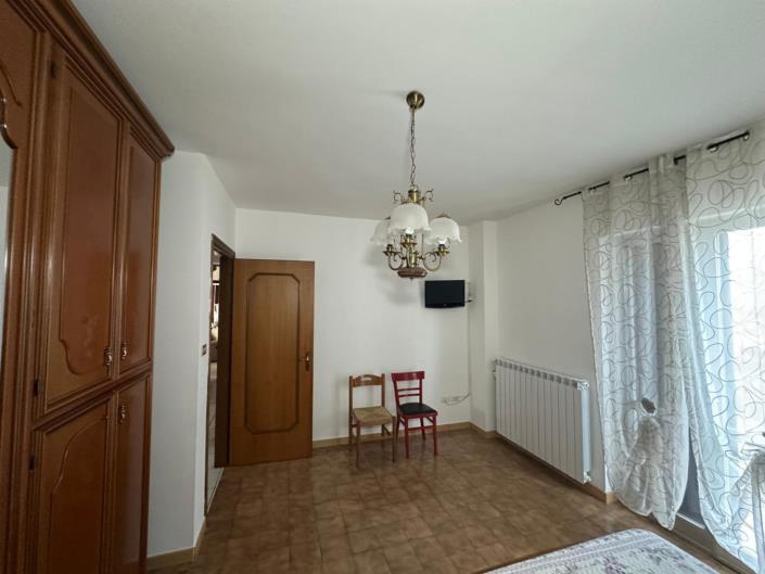 Image No.15-3 Bed Property for sale