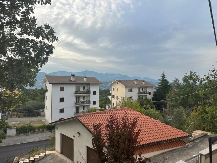 Image No.25-3 Bed Property for sale