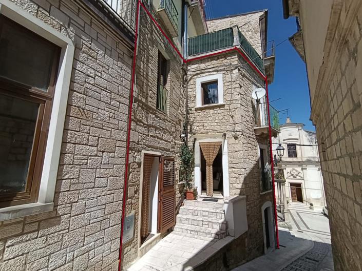 Pennapiedimonte, Property