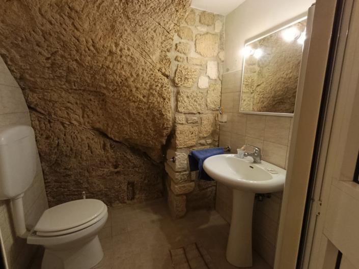 Image No.12-3 Bed Property for sale