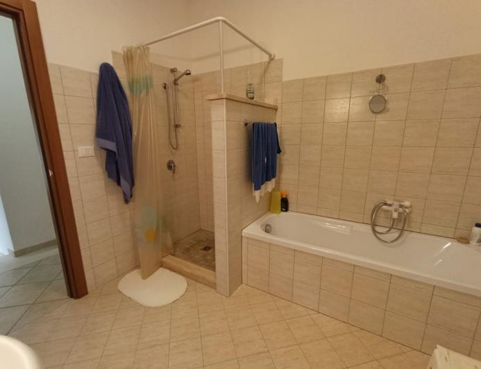 Image No.26-3 Bed Property for sale