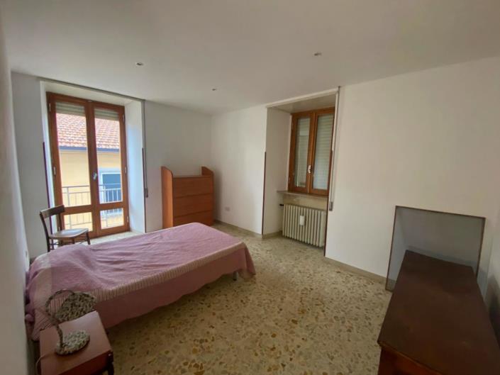 Image No.25-2 Bed Property for sale