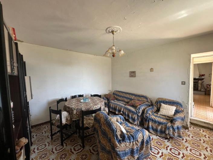 Image No.10-2 Bed Property for sale