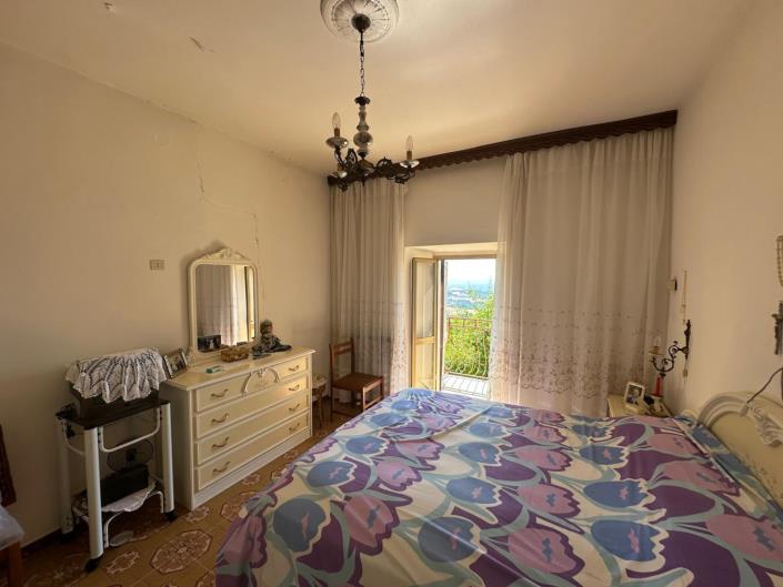 Image No.22-2 Bed Property for sale