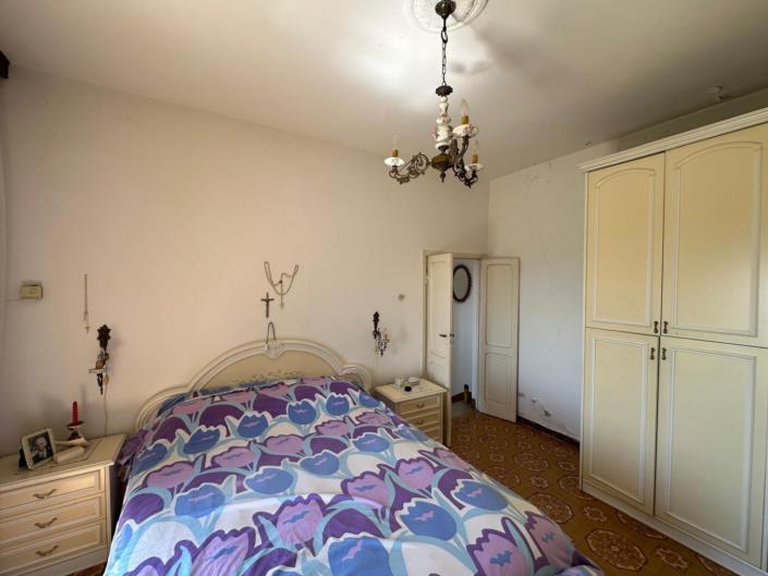 Image No.24-2 Bed Property for sale