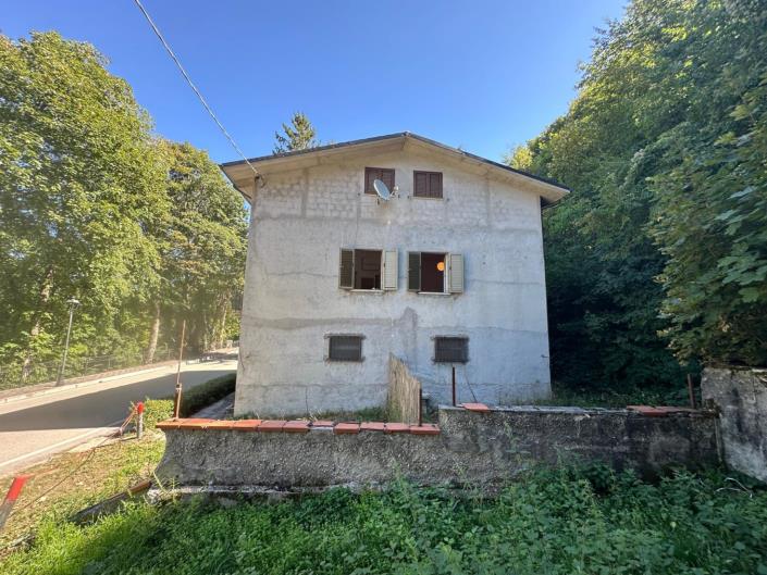 Image No.5-4 Bed Property for sale