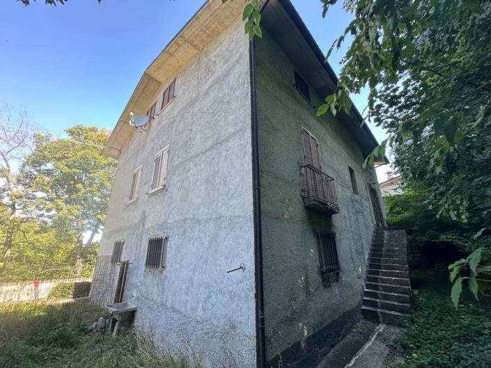 Image No.8-4 Bed Property for sale