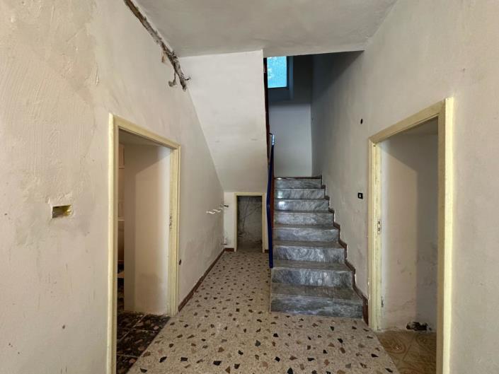 Image No.11-4 Bed Property for sale