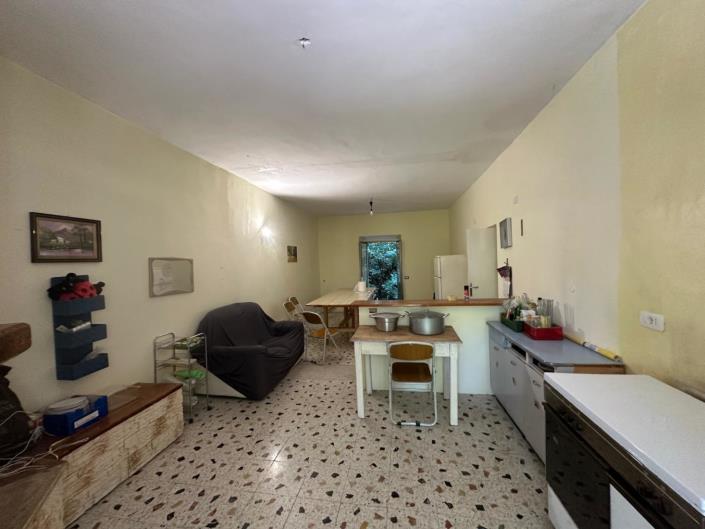 Image No.15-4 Bed Property for sale