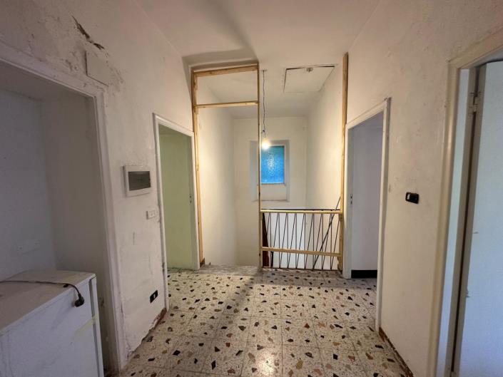 Image No.18-4 Bed Property for sale