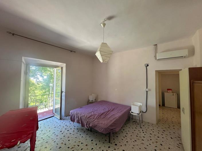 Image No.21-4 Bed Property for sale