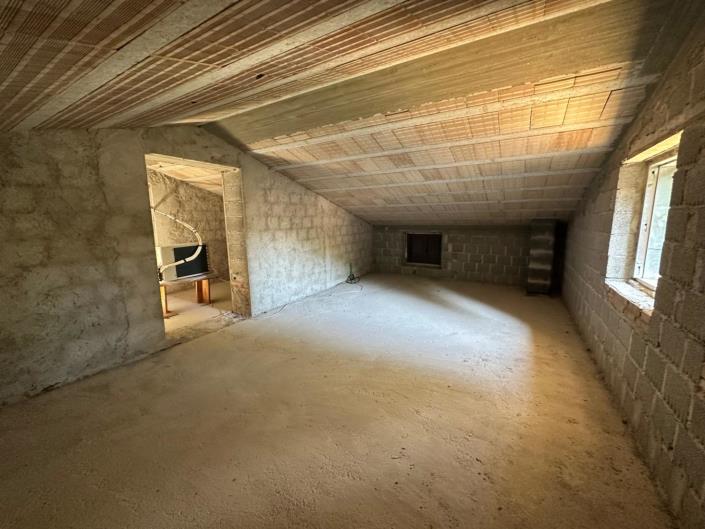 Image No.26-4 Bed Property for sale