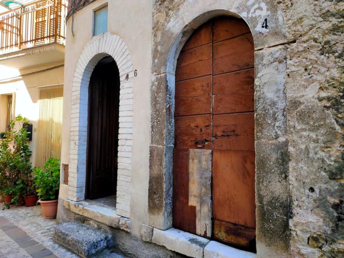 Image No.5-2 Bed Property for sale