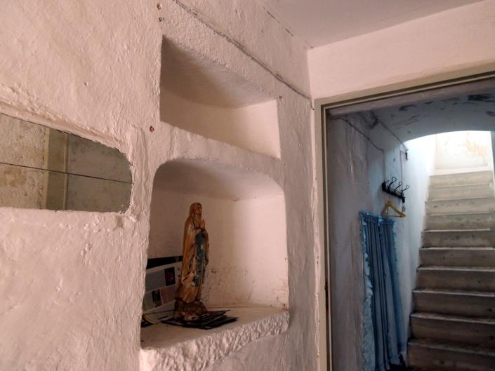 Image No.8-2 Bed Property for sale