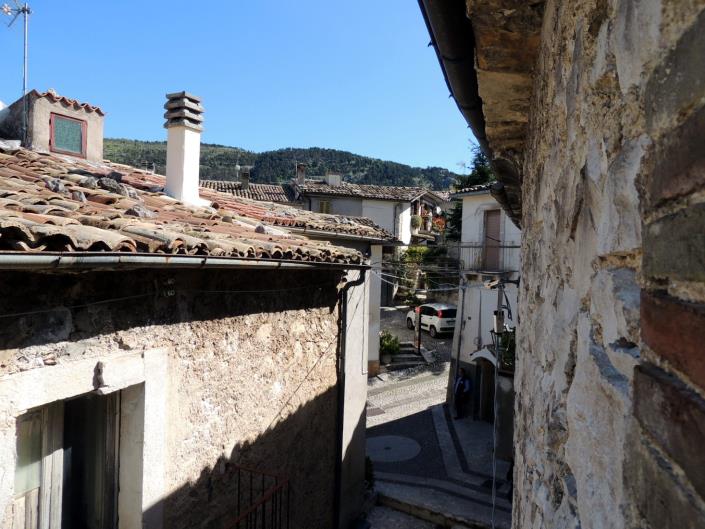 Image No.28-2 Bed Property for sale