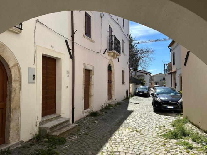 Image No.5-5 Bed Property for sale