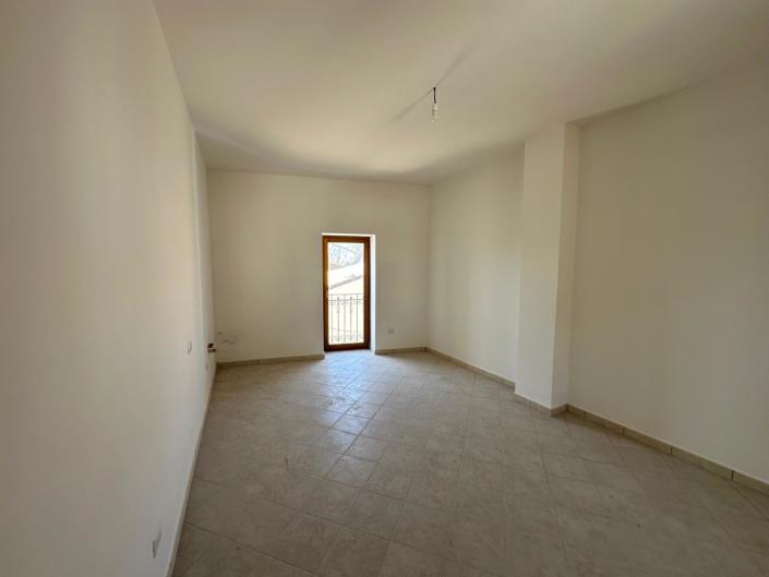 Image No.25-5 Bed Property for sale