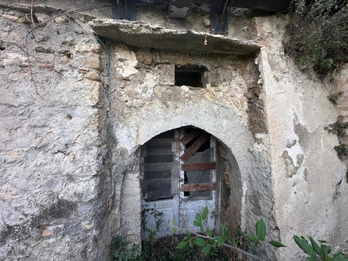 Image No.27-2 Bed Property for sale