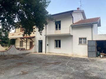 4 Bed Property for sale