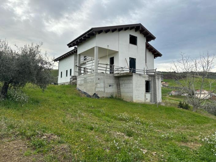 Image No.3-3 Bed Property for sale