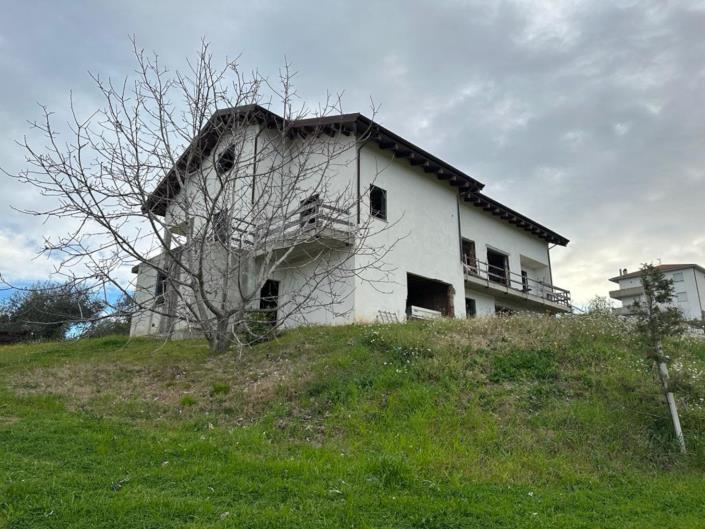 Image No.4-3 Bed Property for sale