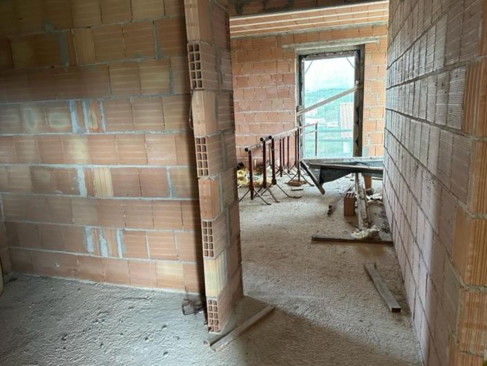 Image No.20-3 Bed Property for sale