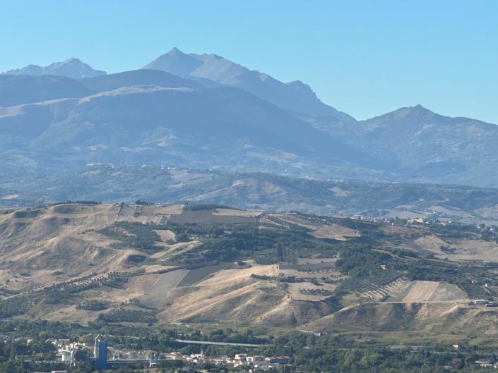 Image No.3-3 Bed Property for sale