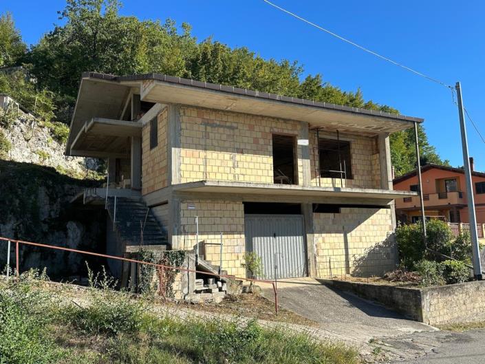 Image No.4-3 Bed Property for sale