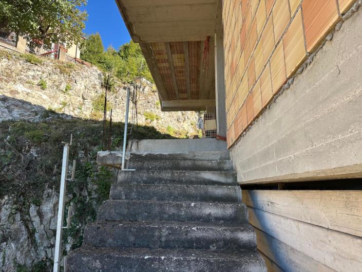 Image No.6-3 Bed Property for sale