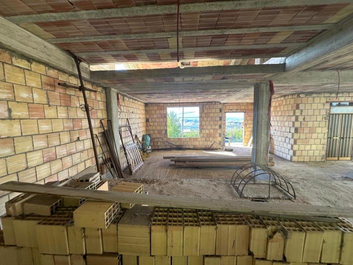 Image No.8-3 Bed Property for sale