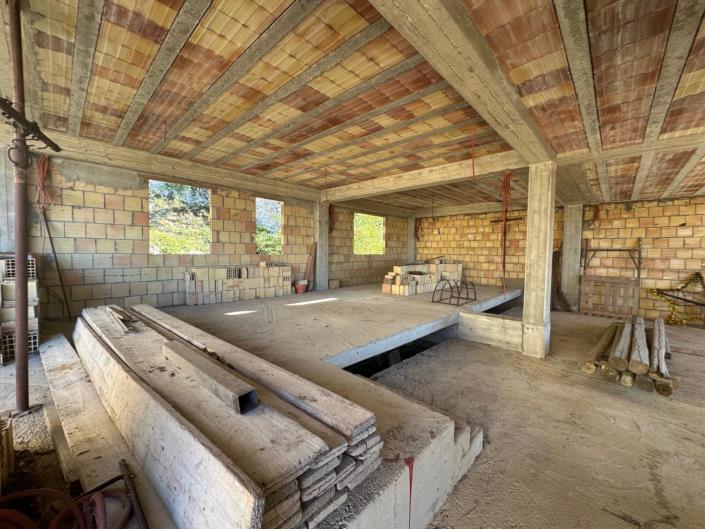 Image No.9-3 Bed Property for sale