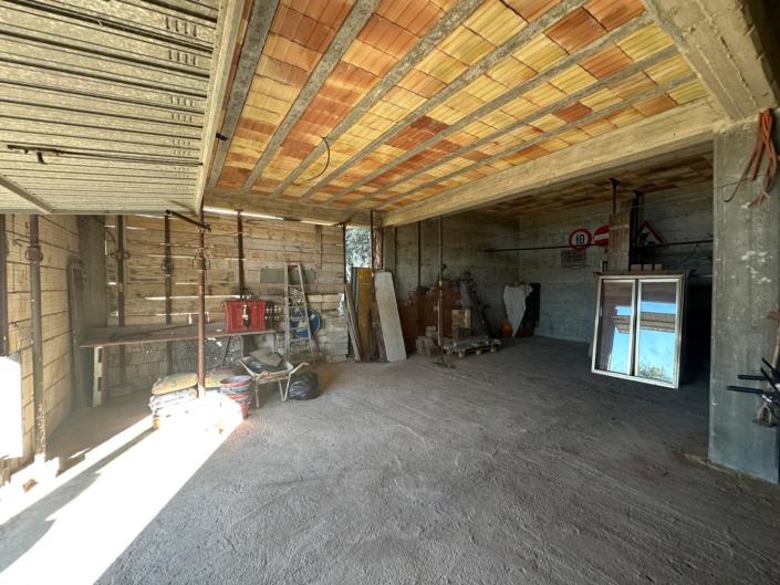 Image No.19-3 Bed Property for sale