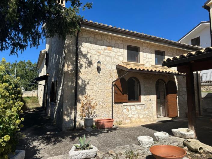 Image No.6-4 Bed Property for sale