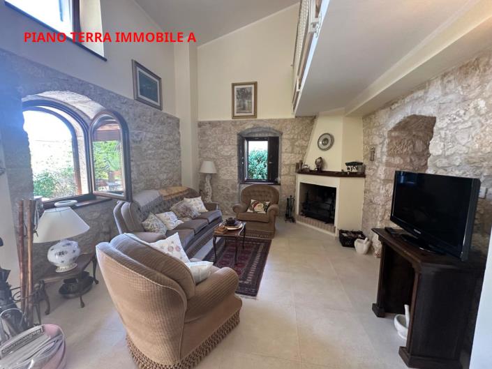 Image No.17-4 Bed Property for sale