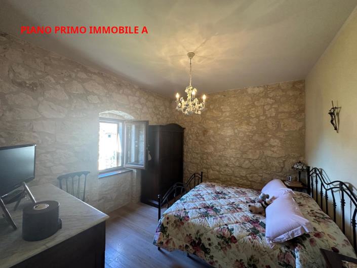 Image No.22-4 Bed Property for sale