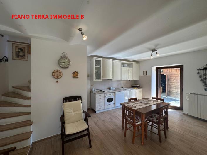 Image No.28-4 Bed Property for sale