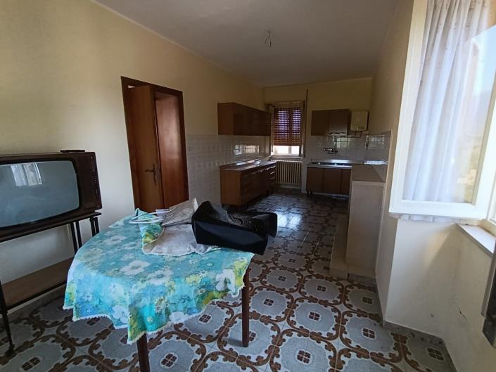 Image No.9-5 Bed Property for sale