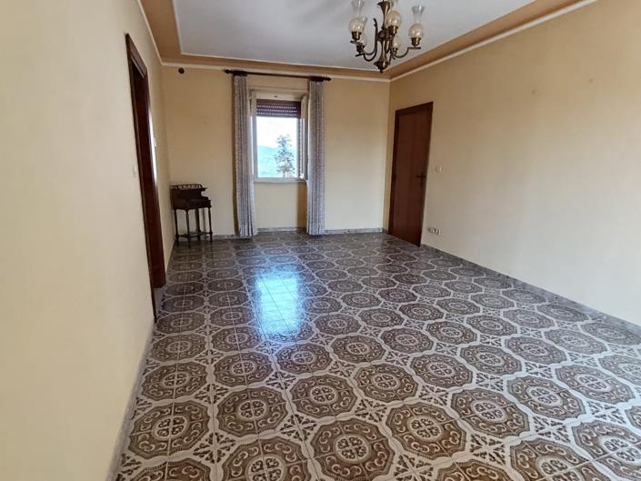 Image No.11-5 Bed Property for sale