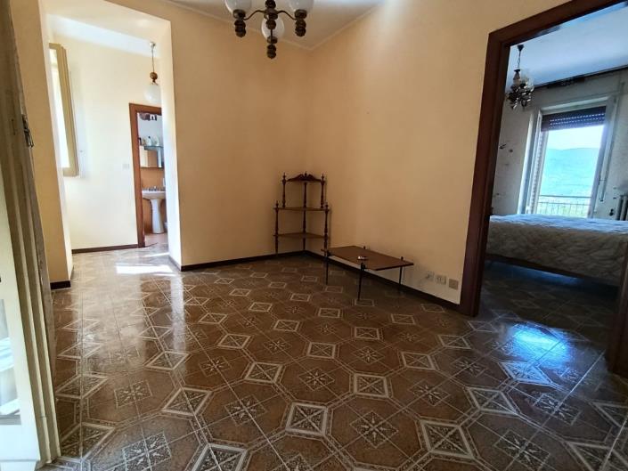 Image No.18-5 Bed Property for sale