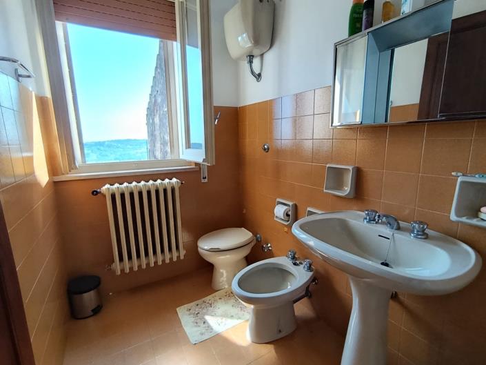 Image No.21-5 Bed Property for sale