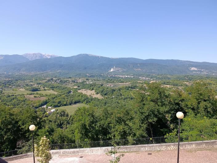 Image No.27-5 Bed Property for sale