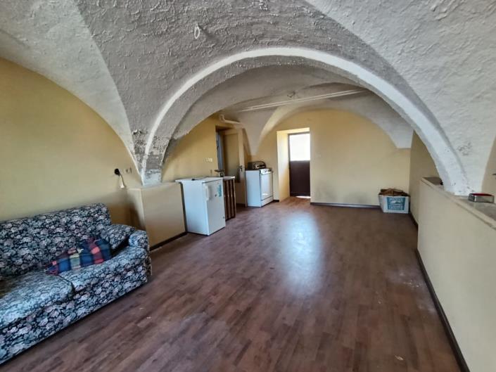 Image No.31-5 Bed Property for sale